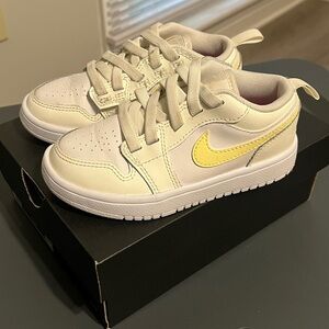 Jordan Retro 1 Sneakers (PS)